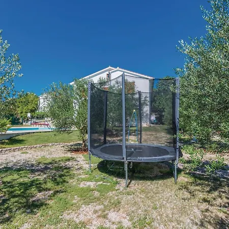 Apartment Awesome In Krk Vrh (Krk)
