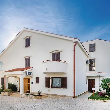 Apartment Awesome In Krk With Swimming Pool *